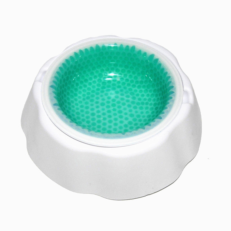 Cooling and refreshing dog and cat bowls for summer, a hot-selling export item, portable pet bowls for cats and dogs.