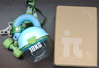 Wholesale dog water bottles, popular outdoor pet water bottles, plastic dog food feeders, water dispensers, pet supplies.