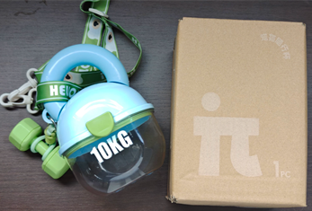 Wholesale dog water bottles, popular outdoor pet water bottles, plastic dog food feeders, water dispensers, pet supplies.